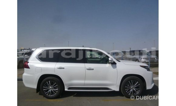 Acheter Import Voiture Lexus LX Blanc à Import - Dubai, Ali Sabieh Region Acheter Import Voiture Lexus LX Blanc à Import - Dubai, Ali Sabieh Region