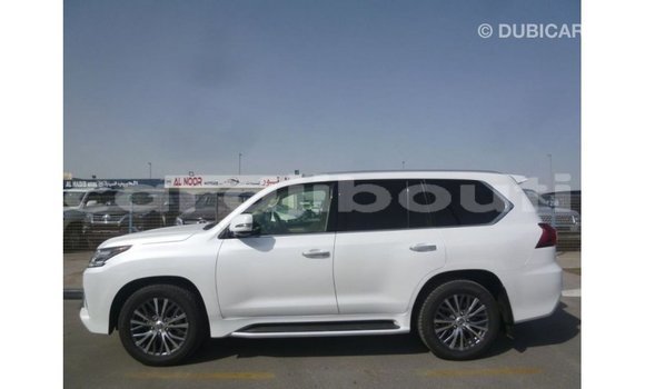 Acheter Import Voiture Lexus LX Blanc à Import - Dubai, Ali Sabieh Region Acheter Import Voiture Lexus LX Blanc à Import - Dubai, Ali Sabieh Region