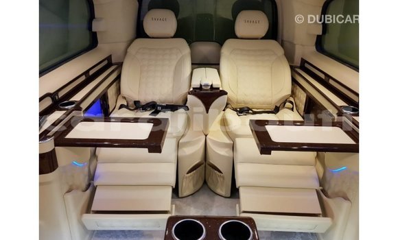 Acheter Import Voiture Mercedes-Benz 250 Noir à Import - Dubai, Ali Sabieh Region Acheter Import Voiture Mercedes-Benz 250 Noir à Import - Dubai, Ali Sabieh Region