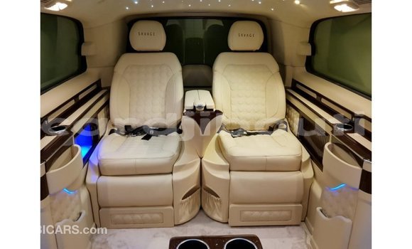 Acheter Import Voiture Mercedes-Benz 250 Noir à Import - Dubai, Ali Sabieh Region Acheter Import Voiture Mercedes-Benz 250 Noir à Import - Dubai, Ali Sabieh Region