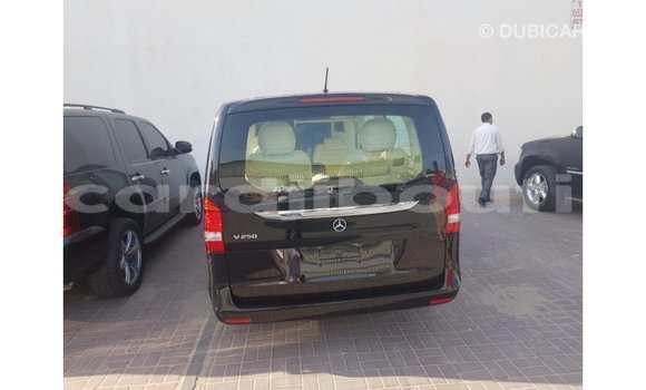 Acheter Import Voiture Mercedes-Benz 250 Noir à Import - Dubai, Ali Sabieh Region Acheter Import Voiture Mercedes-Benz 250 Noir à Import - Dubai, Ali Sabieh Region