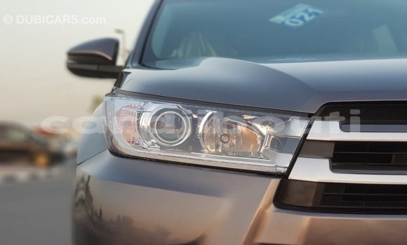 Buy Import Toyota Highlander Other Car in Import - Dubai in Ali Sabieh Region Buy Import Toyota Highlander Other Car in Import - Dubai in Ali Sabieh Region