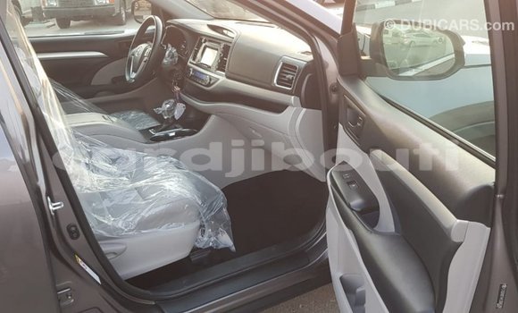Buy Import Toyota Highlander Other Car in Import - Dubai in Ali Sabieh Region Buy Import Toyota Highlander Other Car in Import - Dubai in Ali Sabieh Region