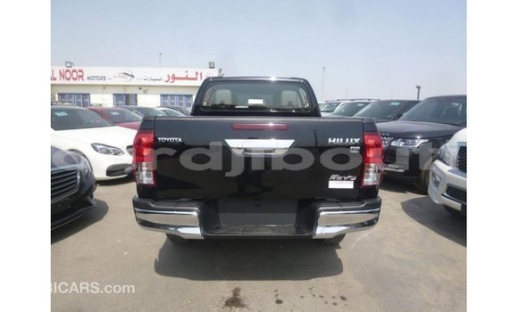 Acheter Import Voiture Toyota Hilux Noir à Import - Dubai, Ali Sabieh Region Acheter Import Voiture Toyota Hilux Noir à Import - Dubai, Ali Sabieh Region