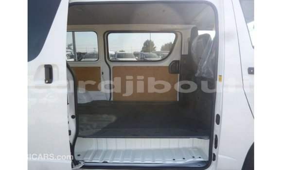 Acheter Import Voiture Toyota Hiace Blanc à Import - Dubai, Ali Sabieh Region Acheter Import Voiture Toyota Hiace Blanc à Import - Dubai, Ali Sabieh Region