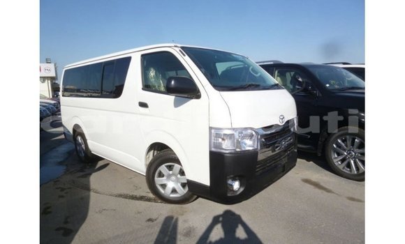 Acheter Import Voiture Toyota Hiace Blanc à Import - Dubai, Ali Sabieh Region Acheter Import Voiture Toyota Hiace Blanc à Import - Dubai, Ali Sabieh Region