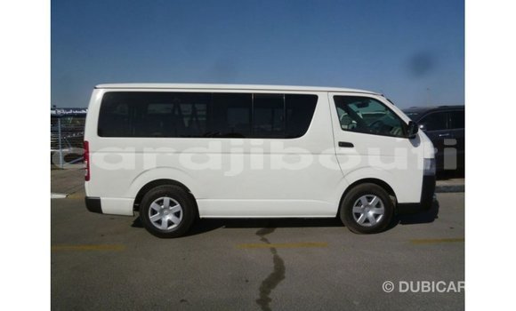Acheter Import Voiture Toyota Hiace Blanc à Import - Dubai, Ali Sabieh Region Acheter Import Voiture Toyota Hiace Blanc à Import - Dubai, Ali Sabieh Region