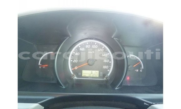 Acheter Import Voiture Toyota Hiace Blanc à Import - Dubai, Ali Sabieh Region Acheter Import Voiture Toyota Hiace Blanc à Import - Dubai, Ali Sabieh Region