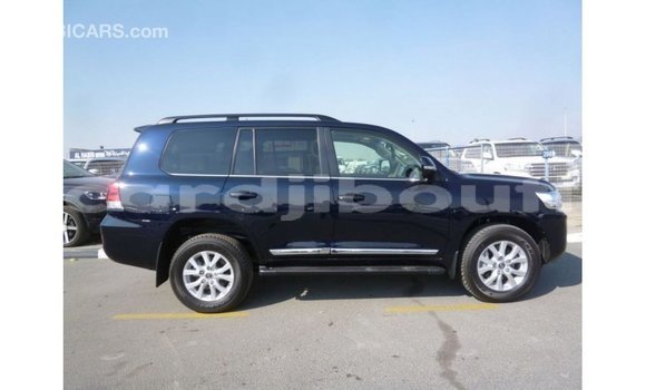 Acheter Import Voiture Toyota Land Cruiser Bleu à Import - Dubai, Ali Sabieh Region Acheter Import Voiture Toyota Land Cruiser Bleu à Import - Dubai, Ali Sabieh Region