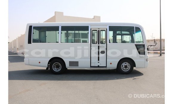 Acheter Import Voiture Nissan 350Z Blanc à Import - Dubai, Ali Sabieh Region Acheter Import Voiture Nissan 350Z Blanc à Import - Dubai, Ali Sabieh Region