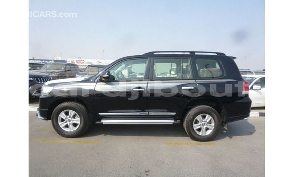 Acheter Import Voiture Toyota Land Cruiser Noir à Import - Dubai, Ali Sabieh Region Acheter Import Voiture Toyota Land Cruiser Noir à Import - Dubai, Ali Sabieh Region