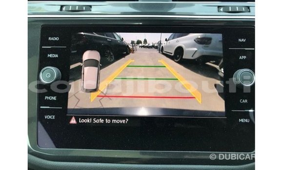 Acheter Import Voiture Volkswagen Tiguan Noir à Import - Dubai, Ali Sabieh Region Acheter Import Voiture Volkswagen Tiguan Noir à Import - Dubai, Ali Sabieh Region