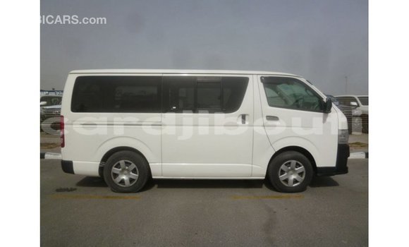Acheter Import Voiture Toyota Hiace Blanc à Import - Dubai, Ali Sabieh Region Acheter Import Voiture Toyota Hiace Blanc à Import - Dubai, Ali Sabieh Region