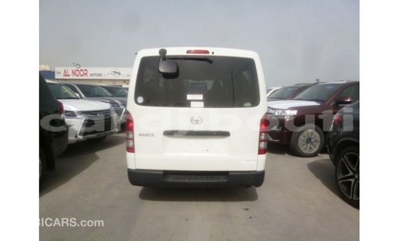 Acheter Import Voiture Toyota Hiace Blanc à Import - Dubai, Ali Sabieh Region Acheter Import Voiture Toyota Hiace Blanc à Import - Dubai, Ali Sabieh Region