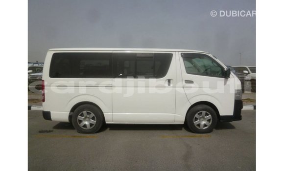 Acheter Import Voiture Toyota Hiace Blanc à Import - Dubai, Ali Sabieh Region Acheter Import Voiture Toyota Hiace Blanc à Import - Dubai, Ali Sabieh Region