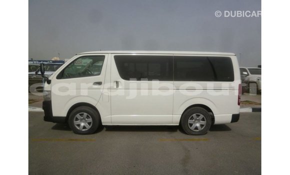 Acheter Import Voiture Toyota Hiace Blanc à Import - Dubai, Ali Sabieh Region Acheter Import Voiture Toyota Hiace Blanc à Import - Dubai, Ali Sabieh Region