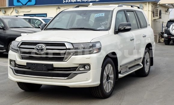 Acheter Import Voiture Toyota Land Cruiser Noir à Import - Dubai, Ali Sabieh Region Acheter Import Voiture Toyota Land Cruiser Noir à Import - Dubai, Ali Sabieh Region