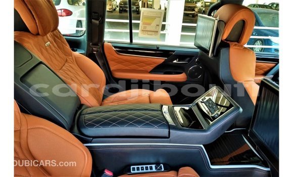 Acheter Import Voiture Lexus LX Noir à Import - Dubai, Ali Sabieh Region Acheter Import Voiture Lexus LX Noir à Import - Dubai, Ali Sabieh Region