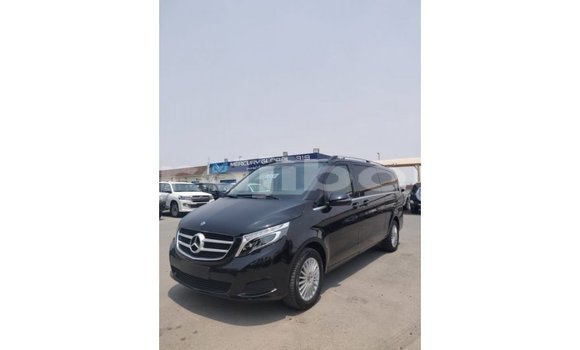 Buy Import Mercedes-Benz 250 Black Car in Import - Dubai in Ali Sabieh Region Buy Import Mercedes-Benz 250 Black Car in Import - Dubai in Ali Sabieh Region
