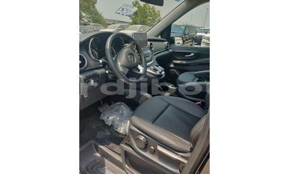 Buy Import Mercedes-Benz 250 Black Car in Import - Dubai in Ali Sabieh Region Buy Import Mercedes-Benz 250 Black Car in Import - Dubai in Ali Sabieh Region