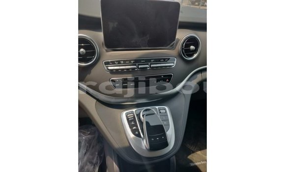 Buy Import Mercedes-Benz 250 Black Car in Import - Dubai in Ali Sabieh Region Buy Import Mercedes-Benz 250 Black Car in Import - Dubai in Ali Sabieh Region