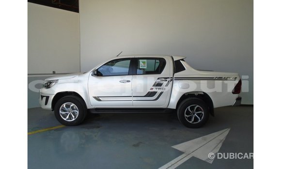 Acheter Import Voiture Toyota Hilux Blanc à Import - Dubai, Ali Sabieh Region Acheter Import Voiture Toyota Hilux Blanc à Import - Dubai, Ali Sabieh Region