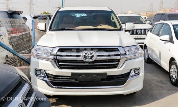Buy Import Toyota Land Cruiser White Car in Import - Dubai in Ali Sabieh Region Buy Import Toyota Land Cruiser White Car in Import - Dubai in Ali Sabieh Region