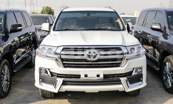 Buy Import Toyota Land Cruiser White Car in Import - Dubai in Ali Sabieh Region Buy Import Toyota Land Cruiser White Car in Import - Dubai in Ali Sabieh Region