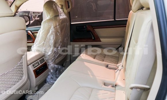 Buy Import Toyota Land Cruiser White Car in Import - Dubai in Ali Sabieh Region Buy Import Toyota Land Cruiser White Car in Import - Dubai in Ali Sabieh Region