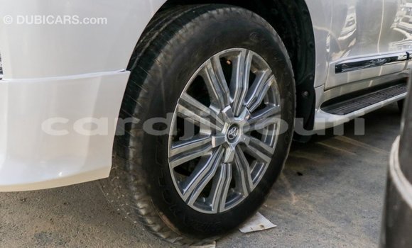 Buy Import Toyota Land Cruiser White Car in Import - Dubai in Ali Sabieh Region Buy Import Toyota Land Cruiser White Car in Import - Dubai in Ali Sabieh Region