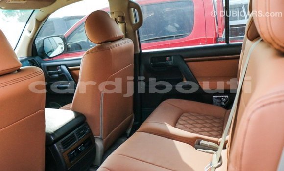 Buy Import Toyota Land Cruiser White Car in Import - Dubai in Ali Sabieh Region Buy Import Toyota Land Cruiser White Car in Import - Dubai in Ali Sabieh Region