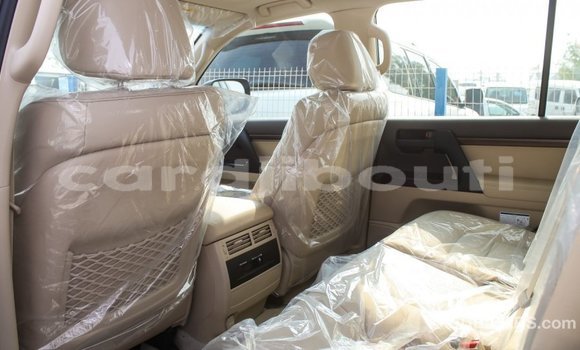 Acheter Import Voiture Toyota Land Cruiser Autre à Import - Dubai, Ali Sabieh Region Acheter Import Voiture Toyota Land Cruiser Autre à Import - Dubai, Ali Sabieh Region