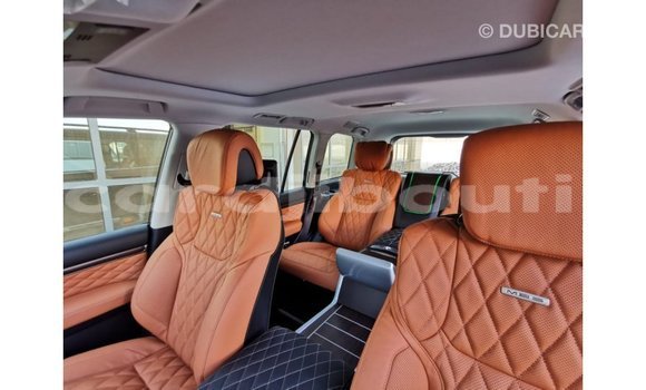 Acheter Import Voiture Toyota Land Cruiser Noir à Import - Dubai, Ali Sabieh Region Acheter Import Voiture Toyota Land Cruiser Noir à Import - Dubai, Ali Sabieh Region