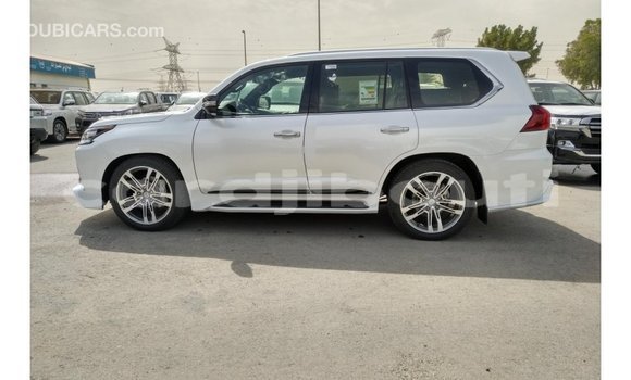 Acheter Import Voiture Lexus LX Blanc à Import - Dubai, Ali Sabieh Region Acheter Import Voiture Lexus LX Blanc à Import - Dubai, Ali Sabieh Region
