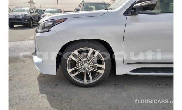 Acheter Import Voiture Lexus LX Blanc à Import - Dubai, Ali Sabieh Region Acheter Import Voiture Lexus LX Blanc à Import - Dubai, Ali Sabieh Region
