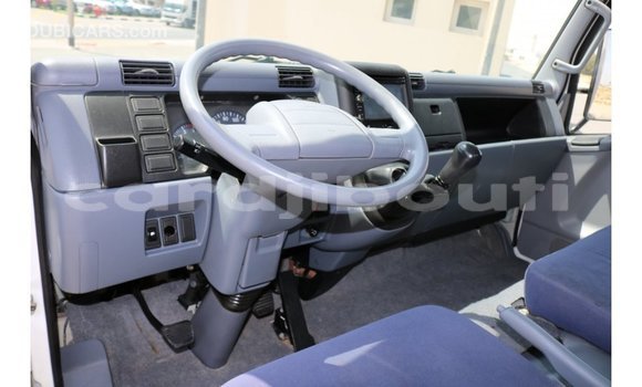 Acheter Import Voiture Mitsubishi Carisma Blanc à Import - Dubai, Ali Sabieh Region