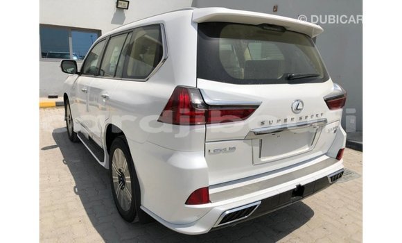 Acheter Import Voiture Lexus LX Blanc à Import - Dubai, Ali Sabieh Region Acheter Import Voiture Lexus LX Blanc à Import - Dubai, Ali Sabieh Region