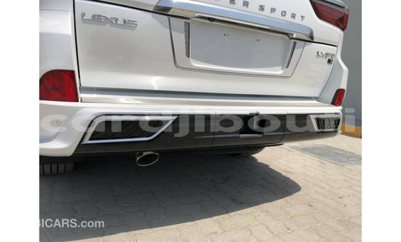 Acheter Import Voiture Lexus LX Blanc à Import - Dubai, Ali Sabieh Region Acheter Import Voiture Lexus LX Blanc à Import - Dubai, Ali Sabieh Region