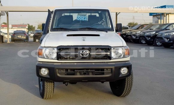 Acheter Import Voiture Toyota Land Cruiser Blanc à Import - Dubai, Ali Sabieh Region Acheter Import Voiture Toyota Land Cruiser Blanc à Import - Dubai, Ali Sabieh Region