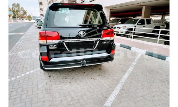 Acheter Import Voiture Toyota Land Cruiser Noir à Import - Dubai, Ali Sabieh Region Acheter Import Voiture Toyota Land Cruiser Noir à Import - Dubai, Ali Sabieh Region