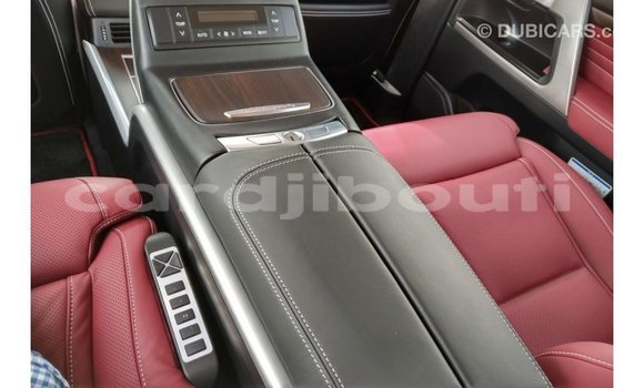 Acheter Import Voiture Toyota Land Cruiser Noir à Import - Dubai, Ali Sabieh Region Acheter Import Voiture Toyota Land Cruiser Noir à Import - Dubai, Ali Sabieh Region