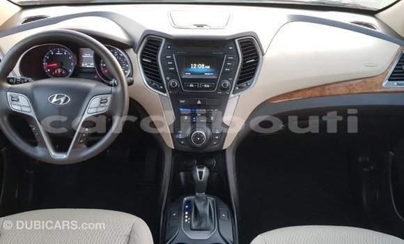 Buy Import Hyundai Santa Fe Other Car in Import - Dubai in Ali Sabieh Region Buy Import Hyundai Santa Fe Other Car in Import - Dubai in Ali Sabieh Region