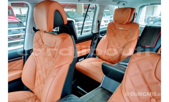 Acheter Import Voiture Toyota Land Cruiser Noir à Import - Dubai, Ali Sabieh Region Acheter Import Voiture Toyota Land Cruiser Noir à Import - Dubai, Ali Sabieh Region