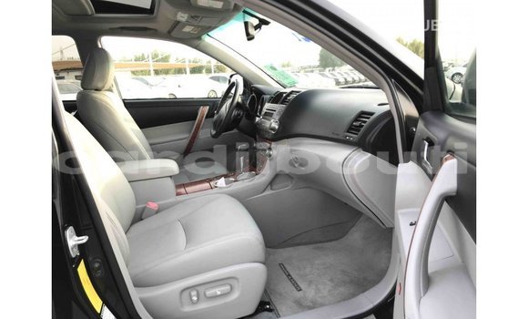 Buy Import Toyota Highlander Black Car in Import - Dubai in Ali Sabieh Region Buy Import Toyota Highlander Black Car in Import - Dubai in Ali Sabieh Region