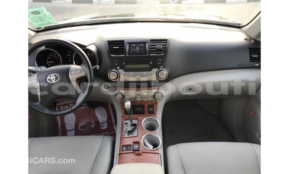 Buy Import Toyota Highlander Black Car in Import - Dubai in Ali Sabieh Region Buy Import Toyota Highlander Black Car in Import - Dubai in Ali Sabieh Region