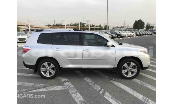 Acheter Import Voiture Toyota Highlander Autre à Import - Dubai, Ali Sabieh Region Acheter Import Voiture Toyota Highlander Autre à Import - Dubai, Ali Sabieh Region