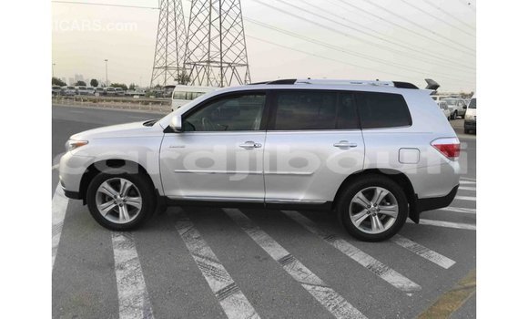 Acheter Import Voiture Toyota Highlander Autre à Import - Dubai, Ali Sabieh Region Acheter Import Voiture Toyota Highlander Autre à Import - Dubai, Ali Sabieh Region