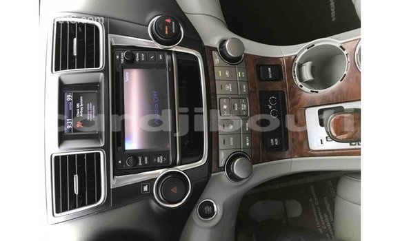 Acheter Import Voiture Toyota Highlander Autre à Import - Dubai, Ali Sabieh Region Acheter Import Voiture Toyota Highlander Autre à Import - Dubai, Ali Sabieh Region