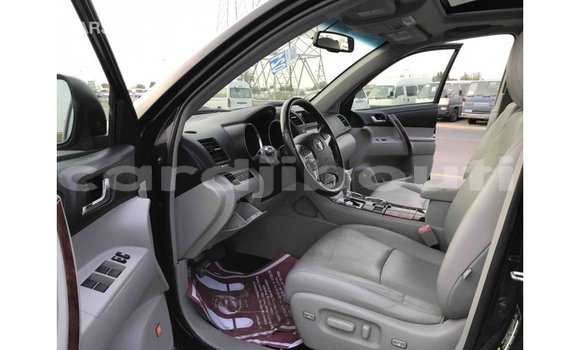 Buy Import Toyota Highlander Black Car in Import - Dubai in Ali Sabieh Region Buy Import Toyota Highlander Black Car in Import - Dubai in Ali Sabieh Region