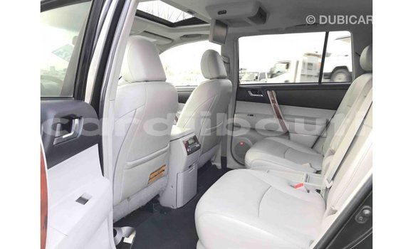 Buy Import Toyota Highlander Black Car in Import - Dubai in Ali Sabieh Region Buy Import Toyota Highlander Black Car in Import - Dubai in Ali Sabieh Region